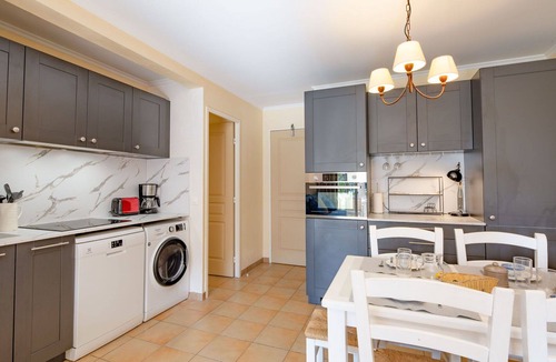 Les Issambres Apartment | Nice apartment for 6 people with pool, WIFI, A/C, TV and terrace
