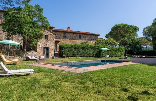 Tavarnelle Val di Pesa Villa | Nice apartment in villa with WIFI, pool, TV and panoramic view, close to Greve In Chianti