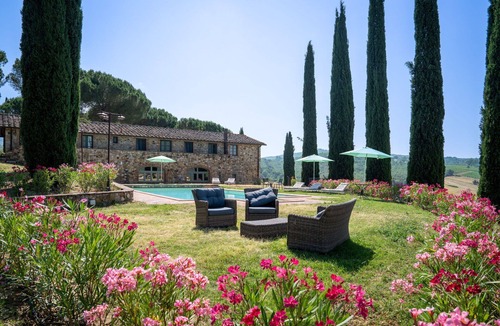 Tavarnelle Val di Pesa Villa | Nice apartment in villa for 2 people with WIFI, pool and TV, close to Greve In Chianti