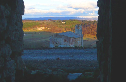 Colle di Val d'Elsa Villa | Nice apartment in villa with A/C, pool, WIFI, TV, patio and panoramic view, close to San Gimignano