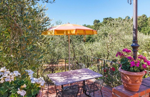 Pieve a Nievole Apartment | Nice apartment for 6 people with pool, hot tub, WIFI, TV, patio and pets allowed