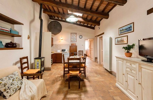 Popoltaio-Schiacciato Villa | Nice apartment in villa for 8 guests with pool, A/C, WIFI, TV and patio