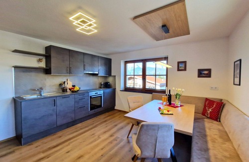 Außerweerberg Apartment | Nice apartment for 5 people with WIFI, TV and balcony