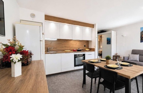 Saint-Raphael Apartment | Nice apartment by the sea, swimming pool, air conditioning, Wifi, private garage