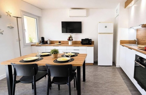 Saint-Raphael Apartment | Nice apartment by the sea, swimming pool, air conditioning, Wifi, private garage