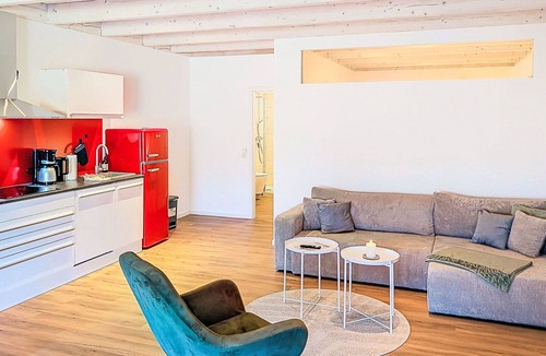 Krummendeich Apartment | Nice apartment for 6 people with WIFI, TV, terrace and pets allowed