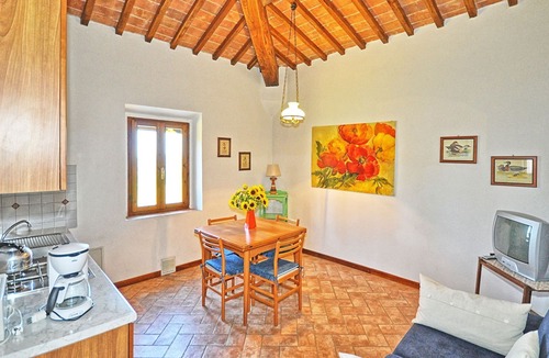 San Gimignano Apartment | Nice apartment for 2 people with pool, WIFI, A/C, TV, patio and panoramic view