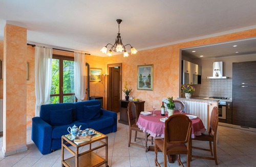 Dolcedo Apartment | Nice apartment for 10 people with WIFI, private pool, TV and patio