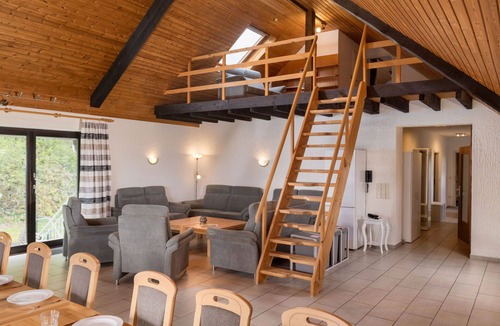 Immerath Apartment | Nice apartment for 12 guests with WIFI, TV, balcony and pets allowed