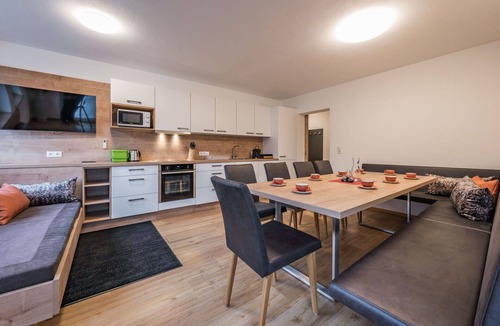 Hippach Apartment | Nice apartment for 18 people with WIFI, TV, terrace and pets allowed