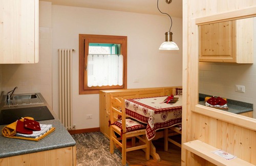 Raveo Apartment | Nice apartment for 2 guests with WIFI, TV, patio and pets allowed