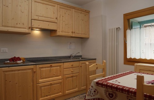 Raveo Apartment | Nice apartment for 2 guests with WIFI, TV, patio and pets allowed
