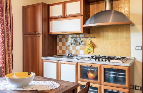 La Morra Apartment | Nice apartment for 2 people with WIFI, pool, TV, patio and pets allowed