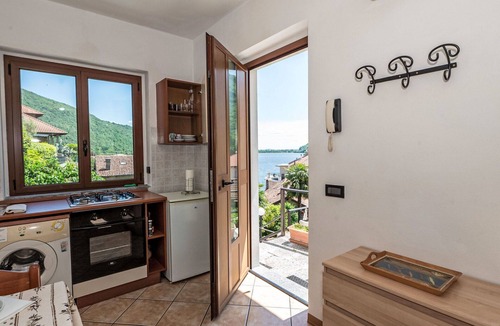 Mergozzo Apartment | Nice apartment for 2 guests with WIFI, TV and terrace