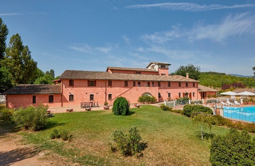 San Brizio Apartment | Nice apartment for 2 people with WIFI, pool, TV and balcony, close to Spoleto