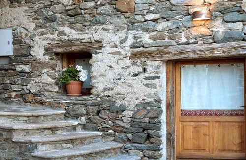 Arvier Apartment | Nice apartment for 2 people with TV, patio and parking