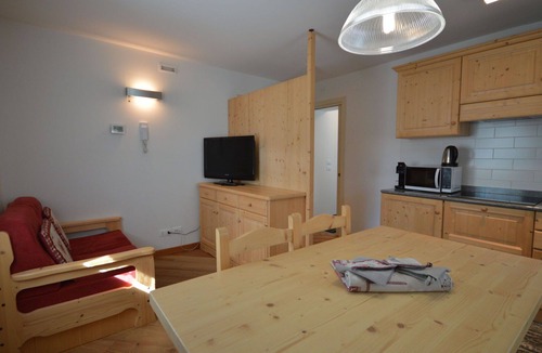 Raveo Apartment | Nice apartment for 2 people with WIFI, TV, patio and pets allowed