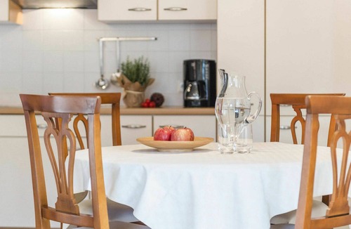 Postal Apartment | Nice apartment for 3 guests with pool, hot tub, A/C, WIFI, TV, balcony and pets allowed