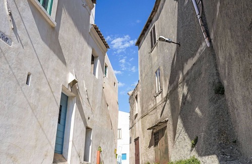 Strongoli Apartment | Nice apartment for 3 guests with WIFI, balcony and pets allowed