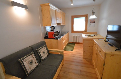 Raveo Apartment | Nice apartment for 3 people with WIFI, TV, patio and pets allowed