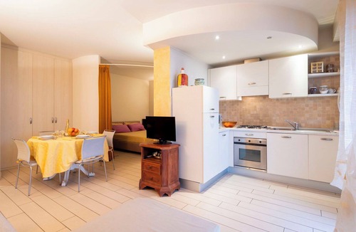 Sarnico Apartment | Nice apartment for 4 guests with A/C, WIFI, TV and terrace