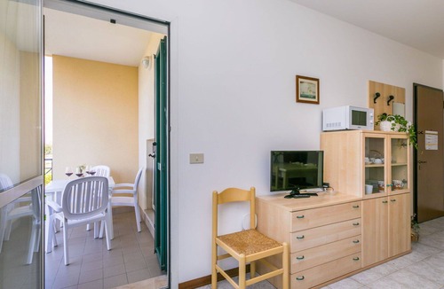 Old Town Apartment | Nice apartment for 4 guests with WIFI, pool, A/C, TV and terrace