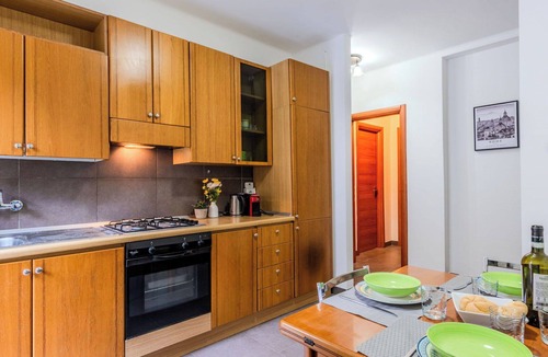 Dongo Apartment | Nice apartment for 4 guests with WIFI, TV, balcony and pets allowed
