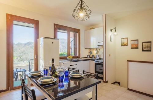Pignone Apartment | Nice apartment for 4 people with WIFI, pool, TV and terrace