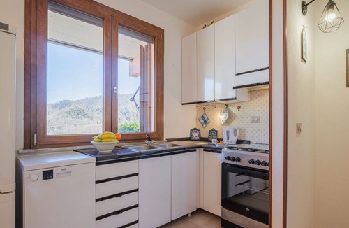 Pignone Apartment | Nice apartment for 4 people with WIFI, pool, TV and terrace