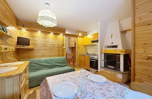 Fontanazzo Apartment | Nice apartment for 4 people with TV, terrace and pets allowed