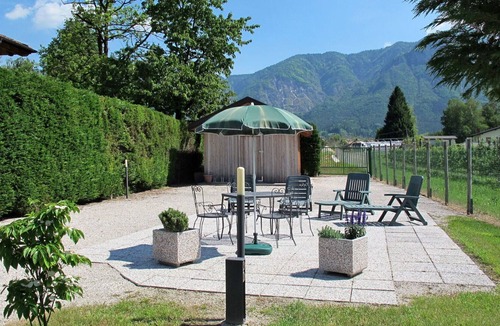 Caldonazzo Apartment | Nice apartment for 5 guests with TV, patio and parking