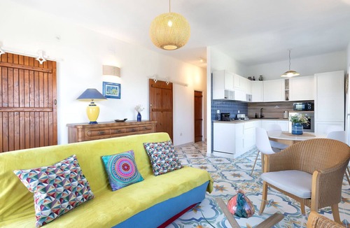 Eden Beach Apartment | Nice apartment for 5 guests with A/C, TV and patio