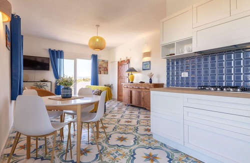 Eden Beach Apartment | Nice apartment for 5 guests with A/C, TV and patio