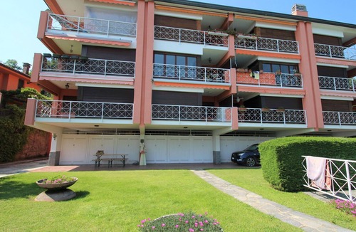 Monvalle Apartment | Nice apartment for 5 people with pool, WIFI, TV, balcony and pets allowed