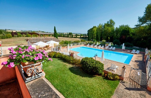 San Brizio Apartment | Nice apartment for 5 people with WIFI, pool, TV and pets allowed, close to Spoleto