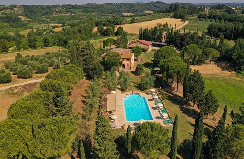 Peccioli Apartment | Nice apartment for 6 guests with WIFI, A/C, pool, TV, pets allowed and panoramic view