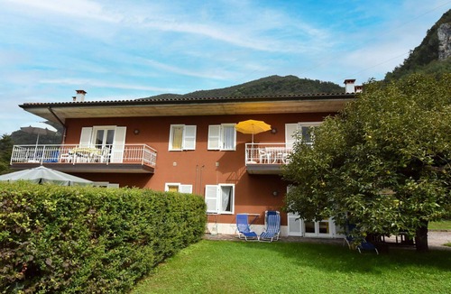 Vesta Apartment | Nice apartment for 6 guests with WIFI, TV, balcony and pets allowed