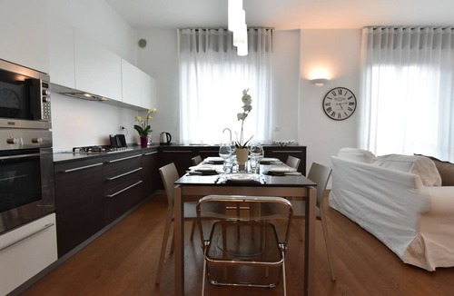 Porta Genova Apartment | Nice apartment for 6 guests with A/C, WIFI, TV and balcony