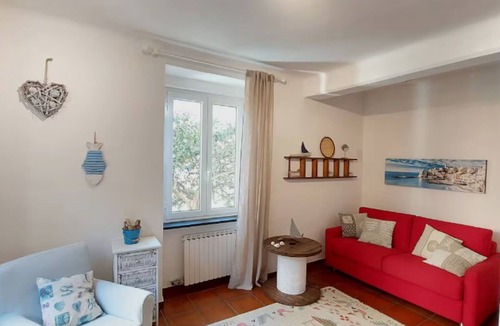 Pieve Ligure Apartment | Nice apartment for 6 people with WIFI, TV, balcony and pets allowed, close to Genoa