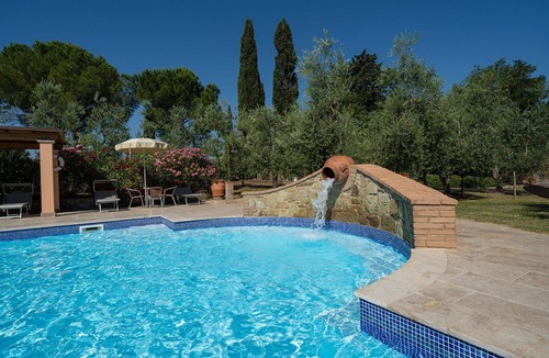 Peccioli Apartment | Nice apartment for 6 people with WIFI, A/C, pool, TV, pets allowed and panoramic view