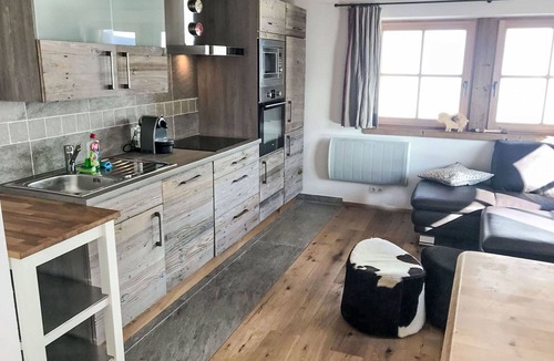 Distelberg Apartment | Nice apartment for 7 guests with WIFI, TV, balcony and pets allowed