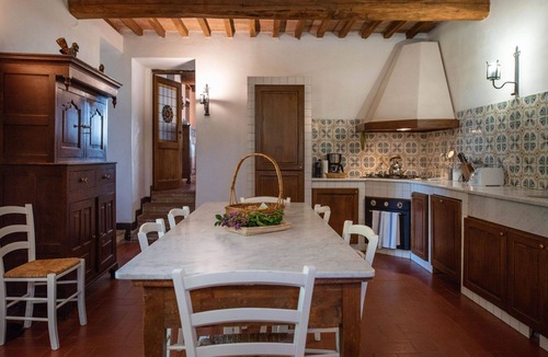 Siena Apartment | Nice apartment for 8 guests with hot tub, WIFI, pool and pets allowed