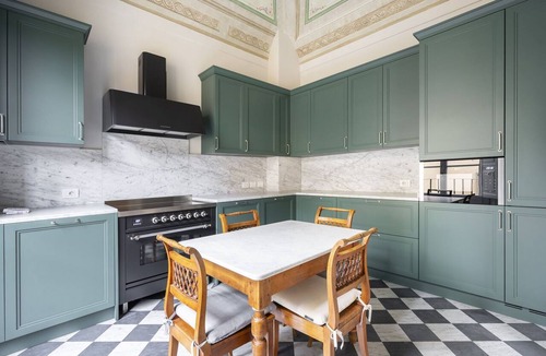 Duomo Apartment | Nice apartment for 8 guests with WIFI, A/C, TV and pets allowed