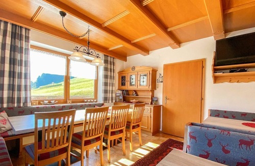 Schlitters Apartment | Nice apartment for 18 guests with WIFI, TV, balcony and parking