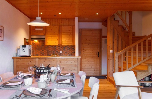 Val d'Illiez Apartment | Nice apartment for 6 guests with balcony and panoramic view