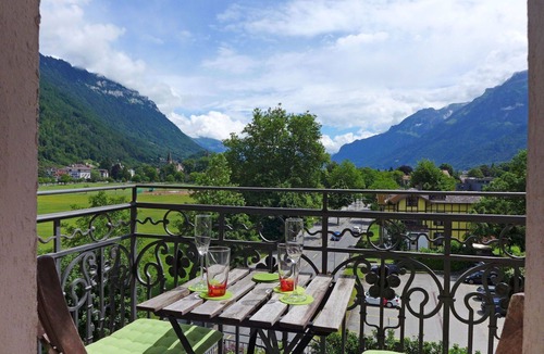 Central Interlaken Apartment | Nice apartment for 4 people with WIFI, TV, balcony and panoramic view