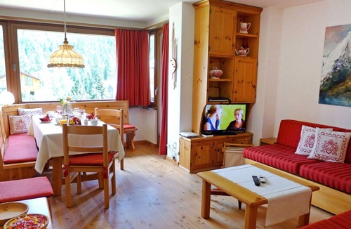 St. Moritz Apartment | Nice apartment for 4 guests with WIFI, TV, balcony, panoramic view and parking