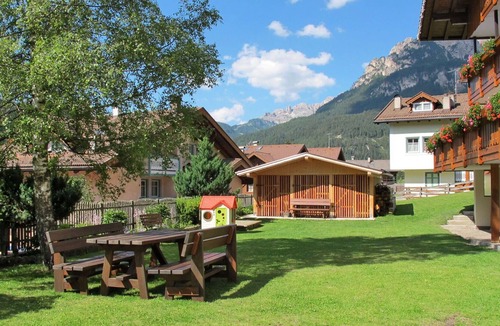 Campestrin Apartment | Nice apartment for 8 people with WIFI, TV, balcony, pets allowed and parking