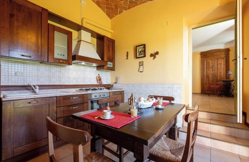 Cossombrato Apartment | Nice apartment for 7 people with WIFI, pool, A/C, TV, patio and pets allowed