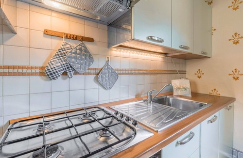 Cutigliano Apartment | Nice apartment for 4 people with WIFI, pool, TV and pets allowed